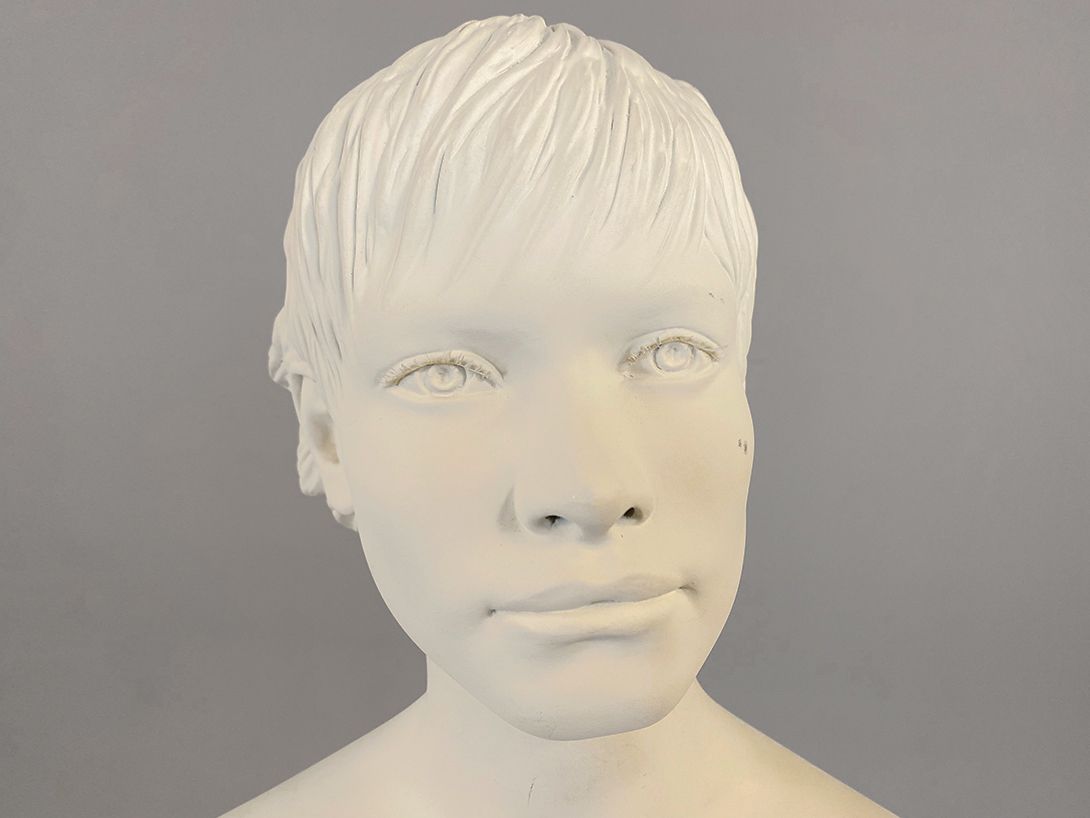 Foto Standing Girl Mannequin with Short Hair h153