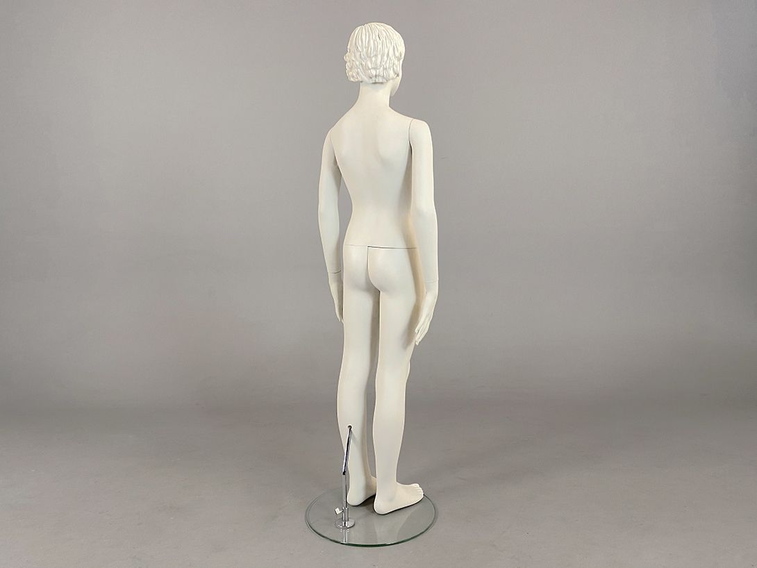 Foto Standing Girl Mannequin with Short Hair h153