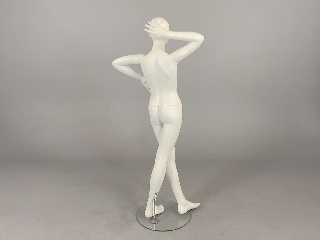 Foto Girl Mannequin Posing h148