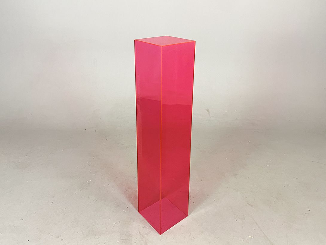 Foto Cubistic Plexi Glass Column Magenta h110
