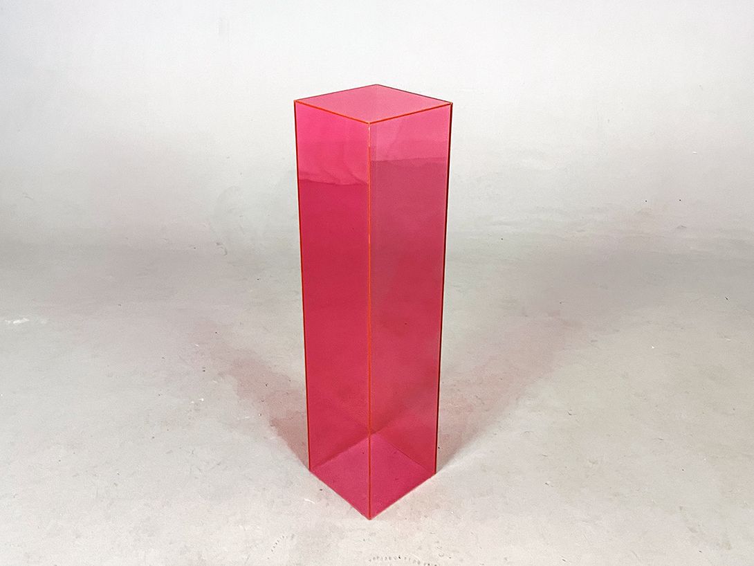Foto Cubistic Plexi Glass Column Magenta h70
