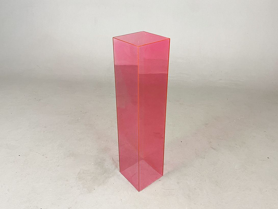 Foto Cubistic Plexi Glass Column Magenta h90