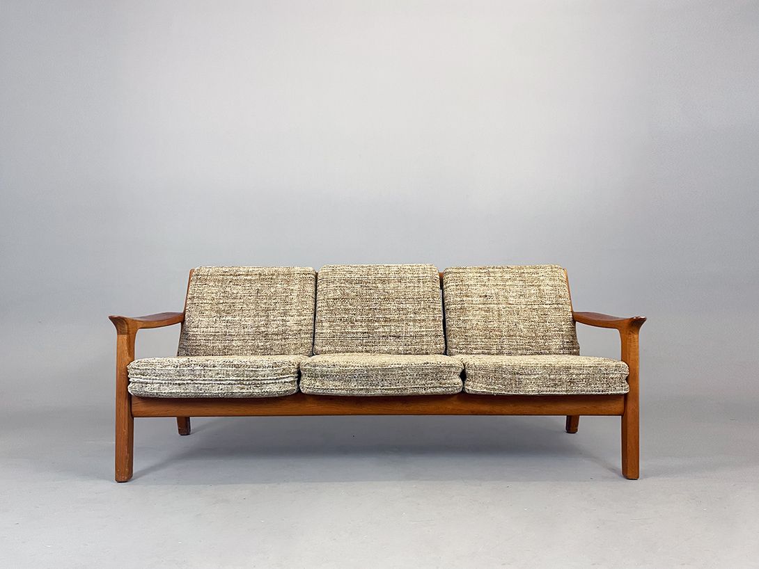 Foto Danish Teak Wood Midcentury Sofa by Ole Wanscher 1962