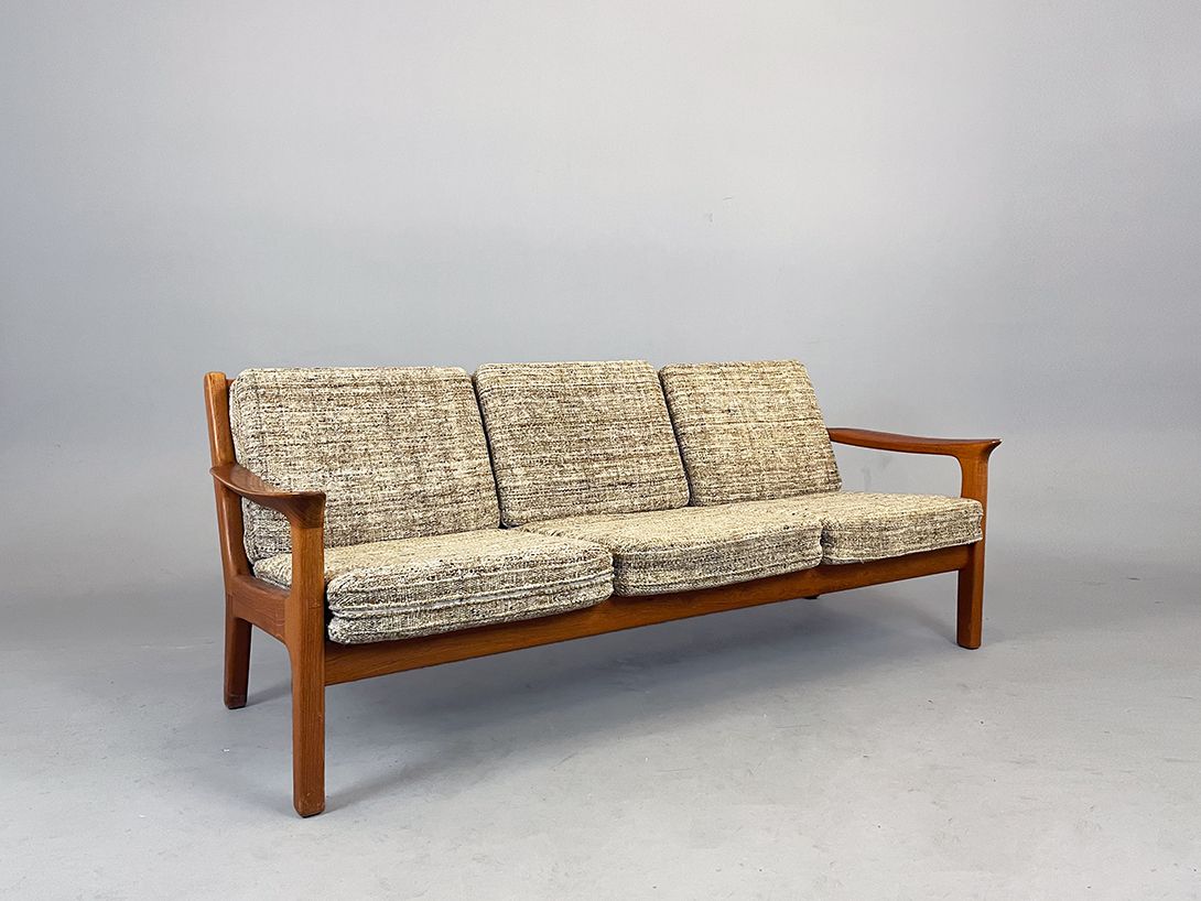 Foto Danish Teak Wood Midcentury Sofa by Ole Wanscher 1962