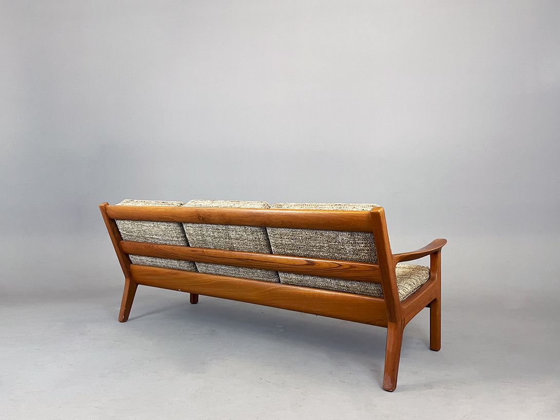 Foto Danish Teak Wood Midcentury Sofa by Ole Wanscher 1962