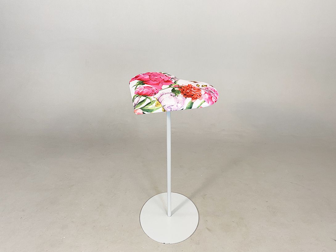 Foto Heart Plush Bar Table Small h97