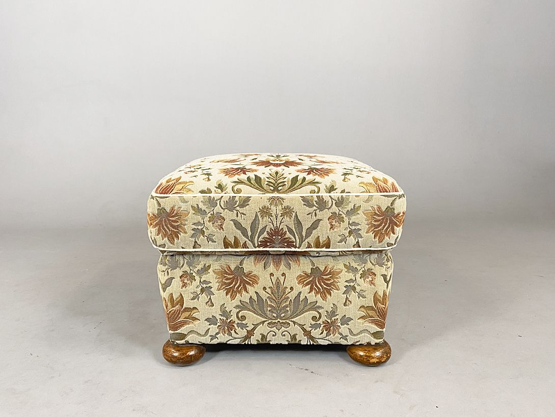 Foto Floral Granny Ottoman German Living Room 1950 *N