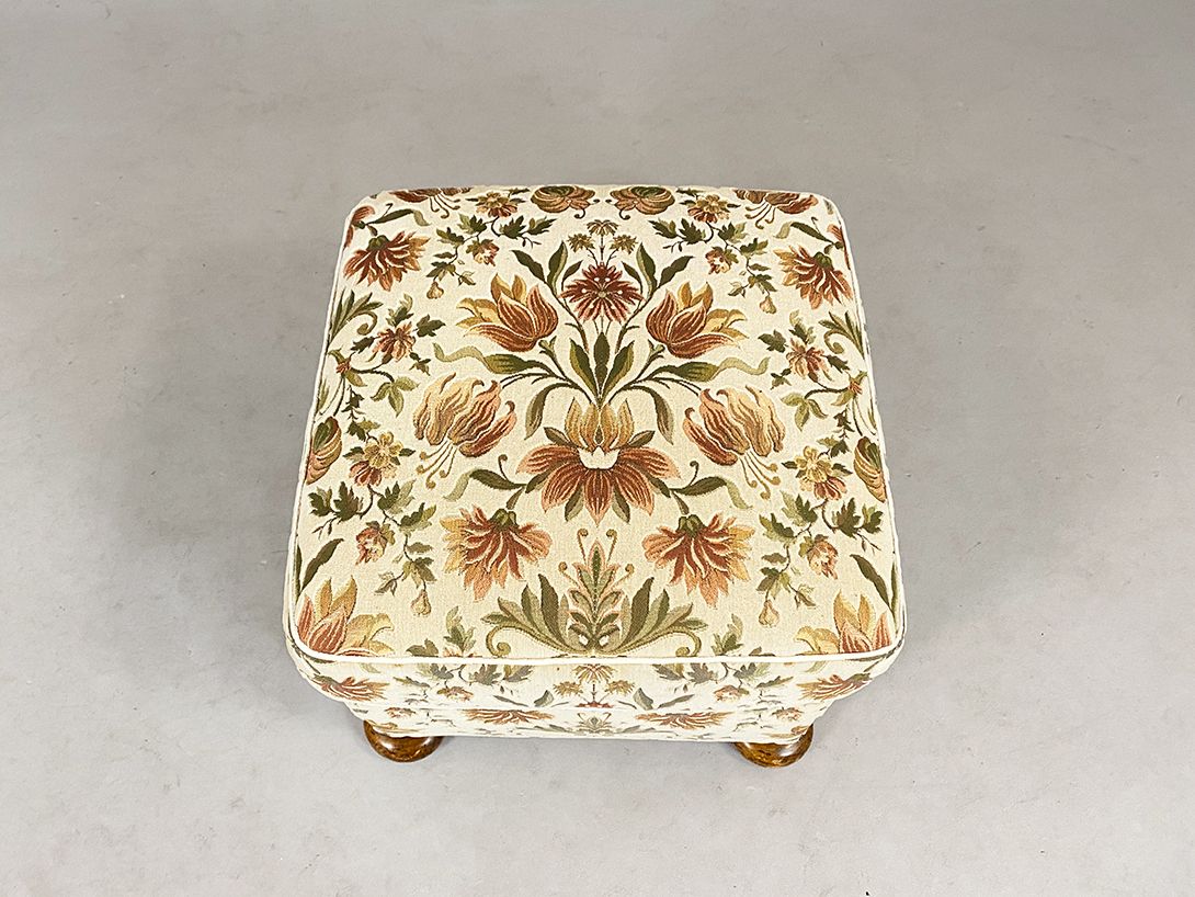 Foto Floral Granny Ottoman German Living Room 1950 *N