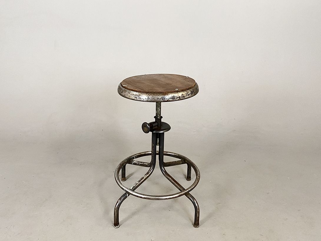 Foto Adjustable Industrial Stool h62