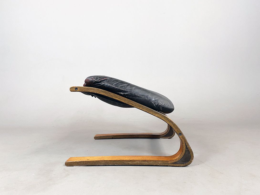 Foto Kengu Cantilever Leather Ottoman Black by Elsa &#038; Nordahl Solheim for Von Rykken &#038; Co