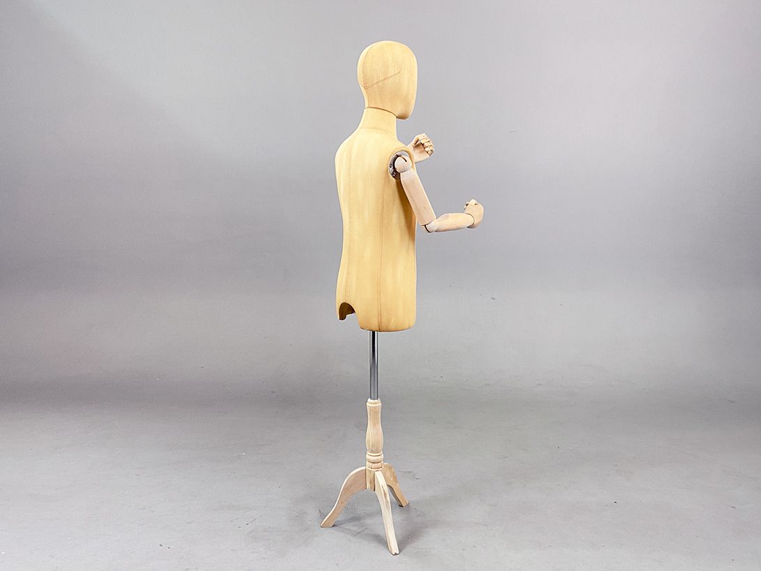 Foto Wooden Ancient Mannequin Dress Form with Detailed Fingers h130