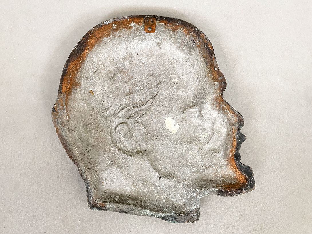 Foto Rusty Ancient Lenin Head Metal Relief h52