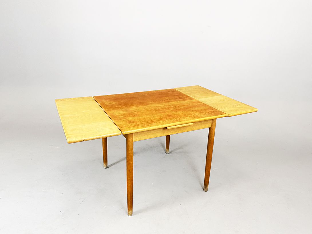Foto Extendible Wooden Dining Table h73x85x85