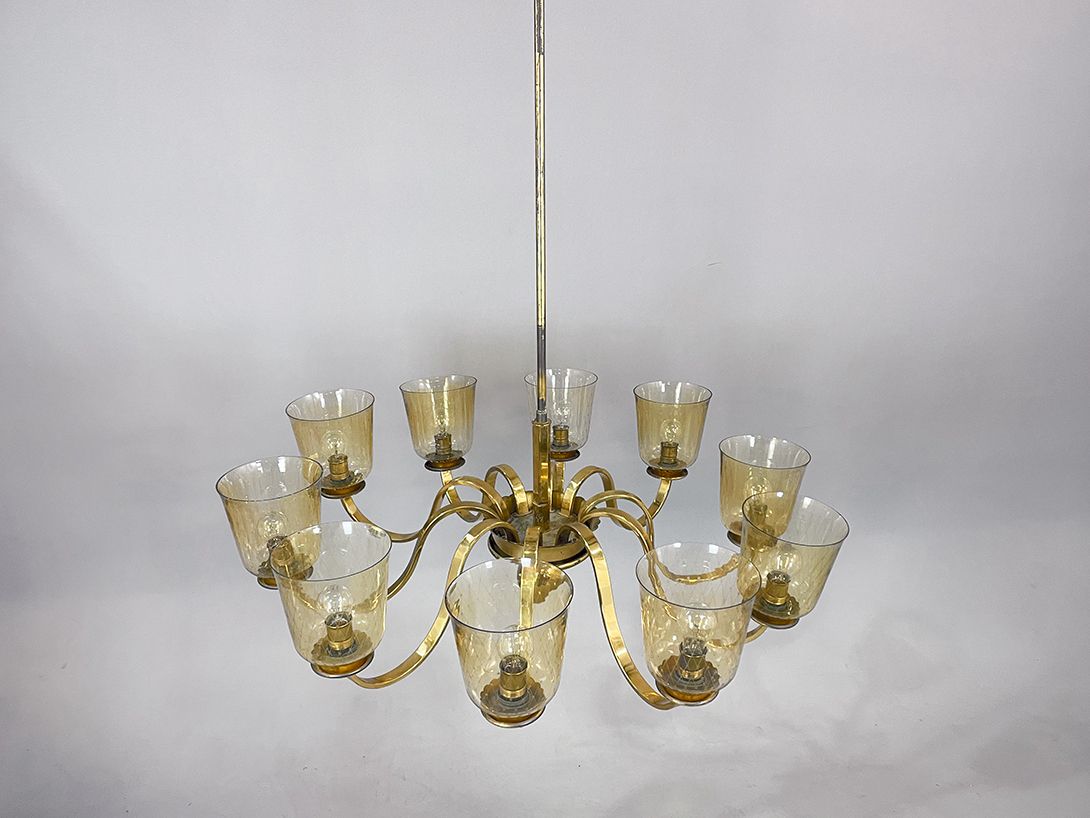 Foto Golden Chandelier with Glass Lampshades ø120