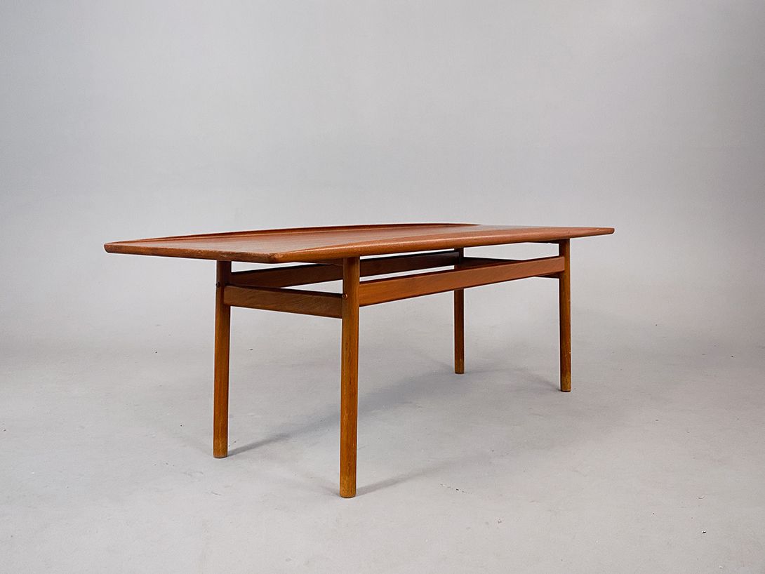 Foto Danish Surfboard Coffee Table by Ole Wanscher h53