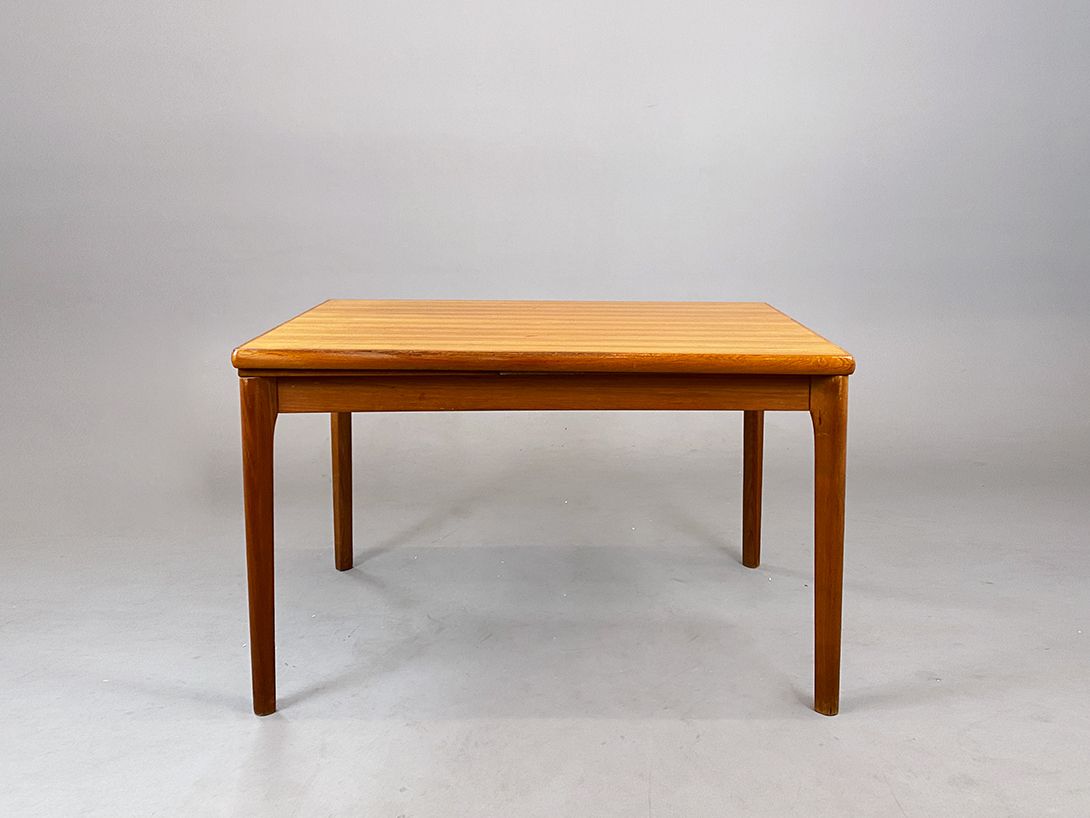 Foto Teak Wood Table Denmark 1964 h73x120x80