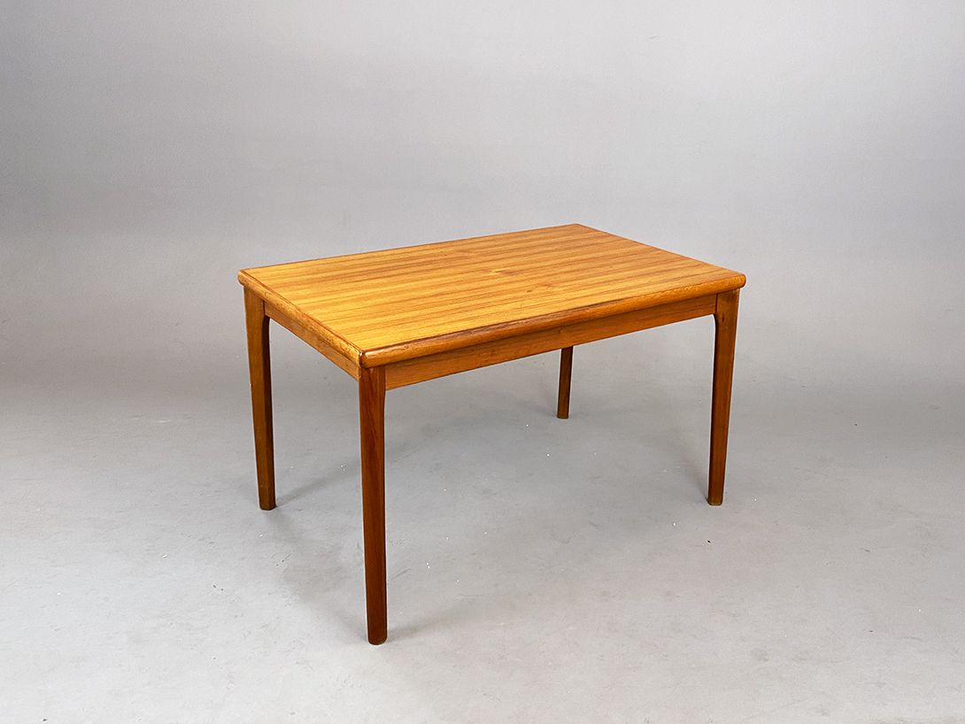 Foto Teak Wood Table Denmark 1964 h73x120x80