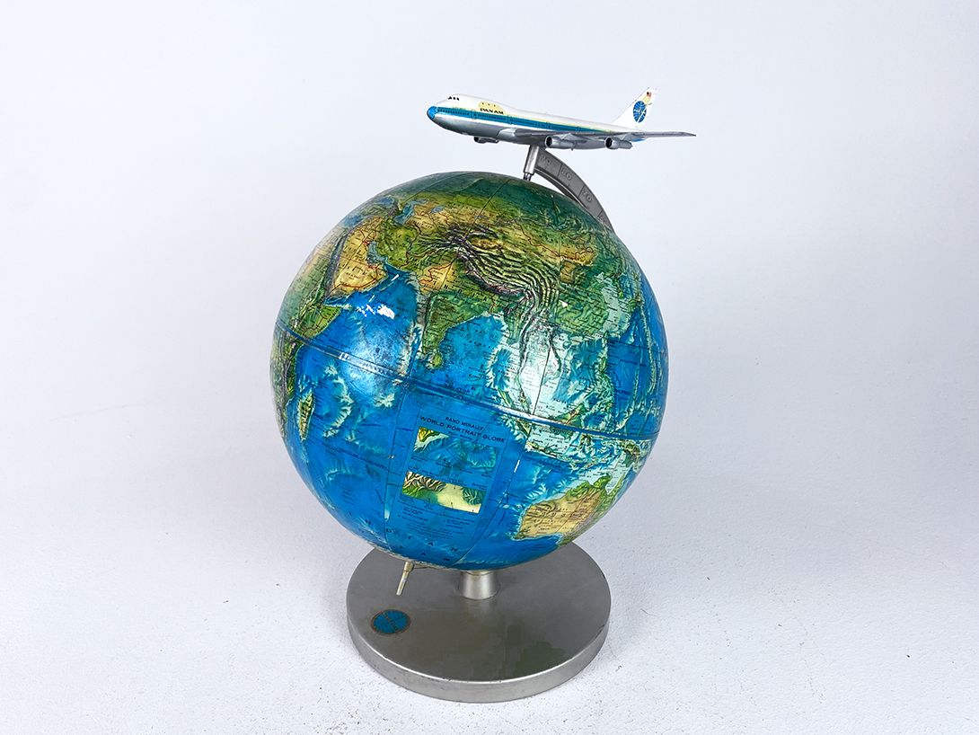 Foto Dimensional PanAm Globe with Airplane on Top 1990s h44