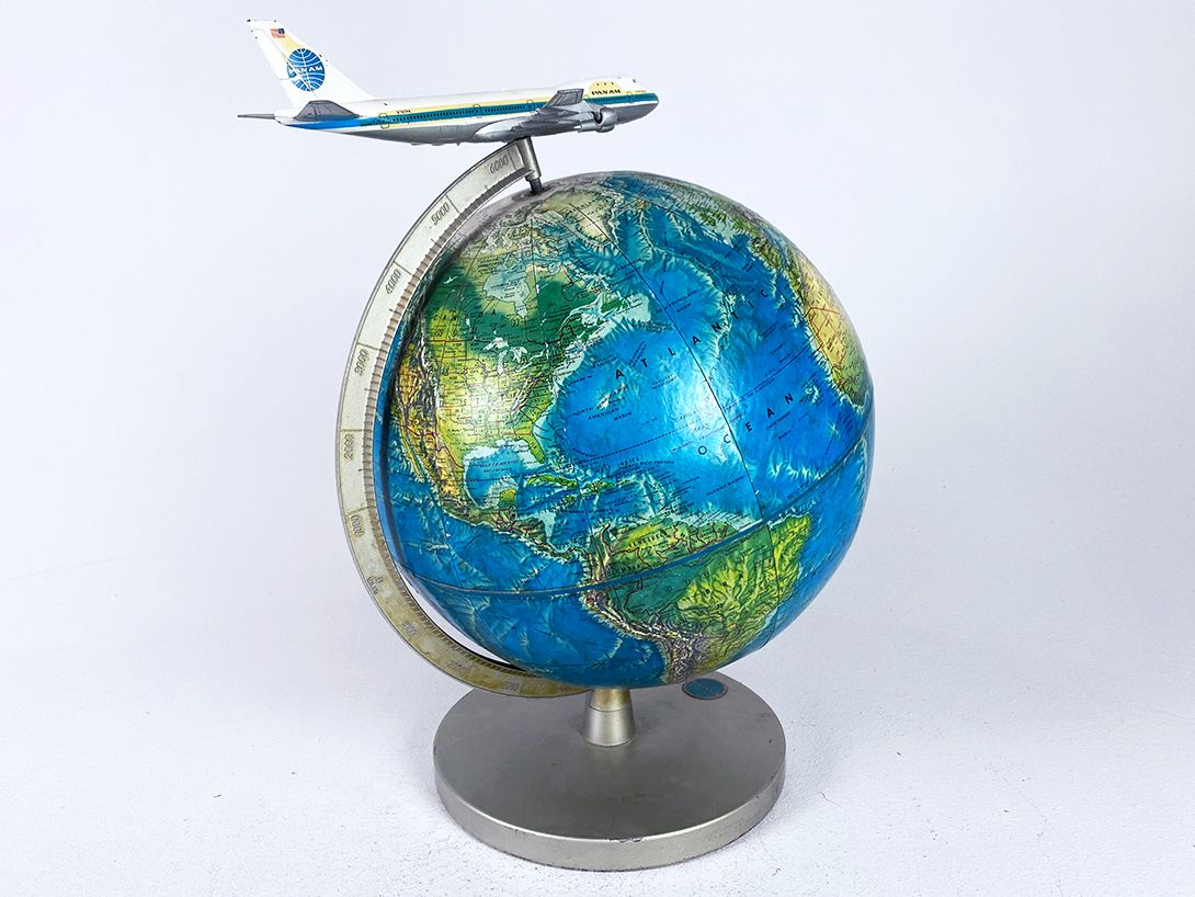 Foto Dimensional PanAm Globe with Airplane on Top 1990s h44