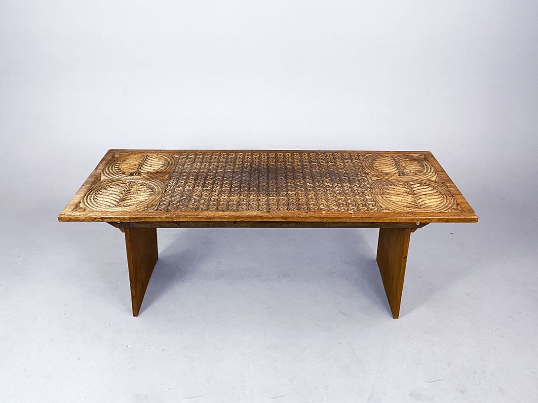 Foto Long Coffee Table with Exotic Braided Carving h54x152x64