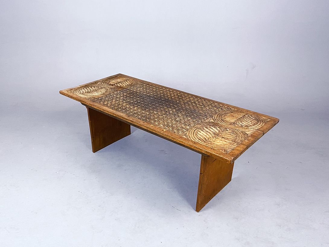 Foto Long Coffee Table with Exotic Braided Carving h54x152x64