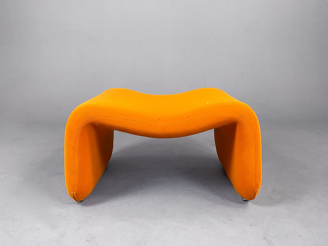 Foto Orange Djinn Footrest by Oliver Mourgue h38x68x58