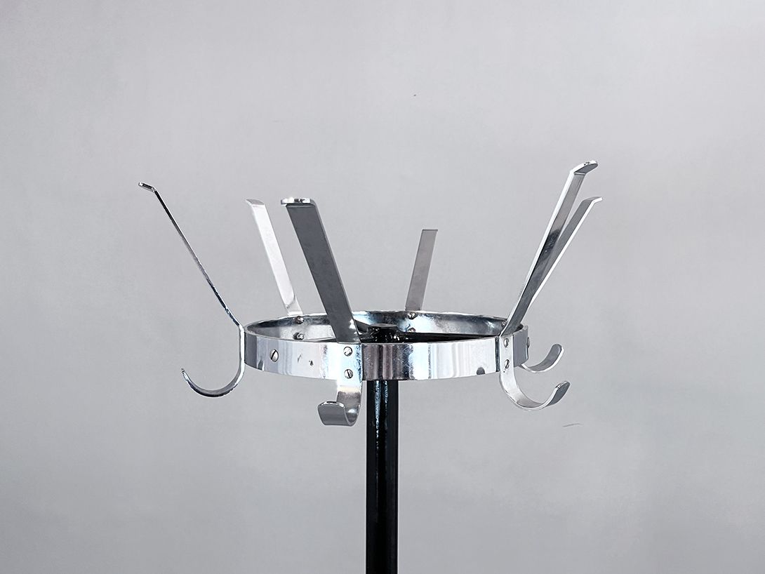 Foto Black Metal Coat Stand with Silver Top h180