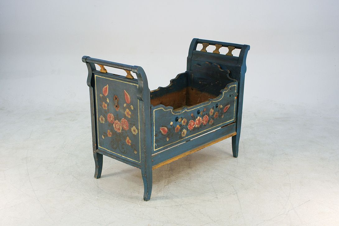 Foto Antique Blue Wooden Crib Rustic h82x108x49