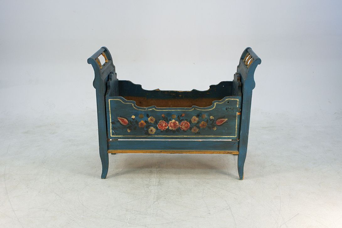 Foto Antique Blue Wooden Crib Rustic h82x108x49