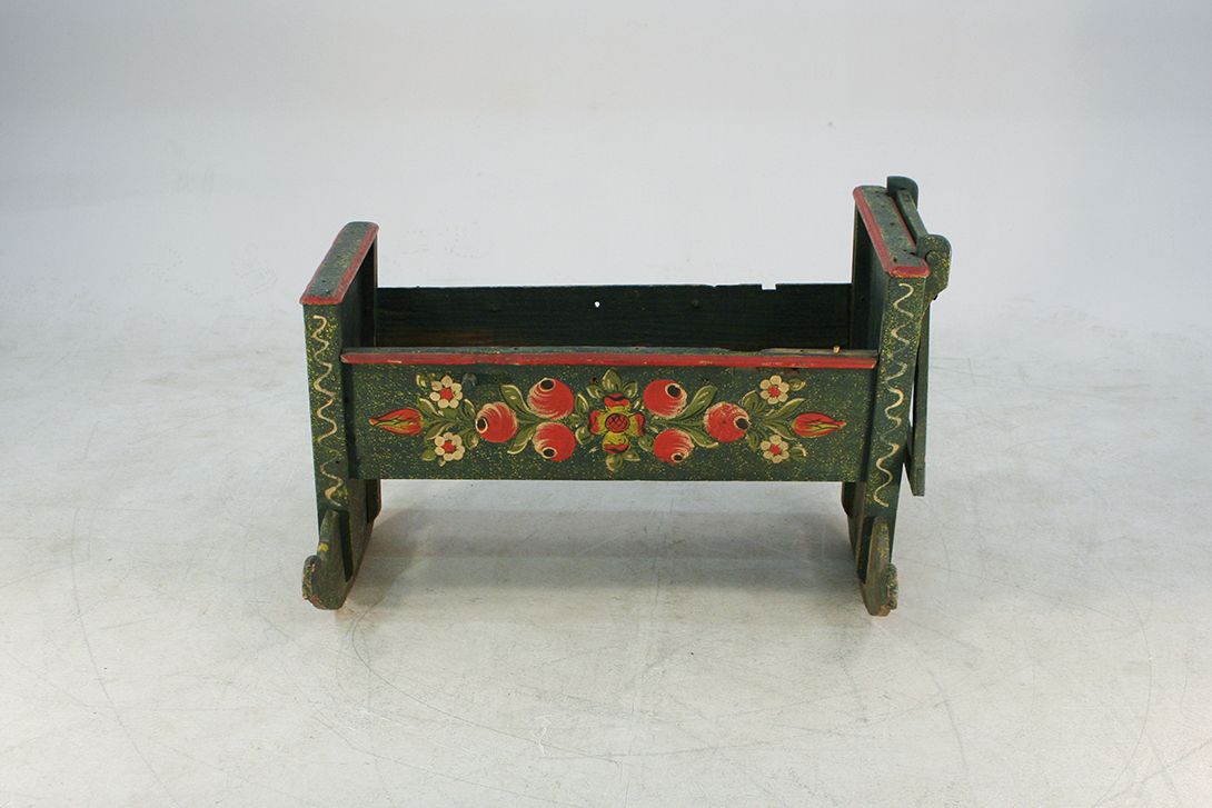 Foto Antique Green Wooden Crib Rustic h62x43x97