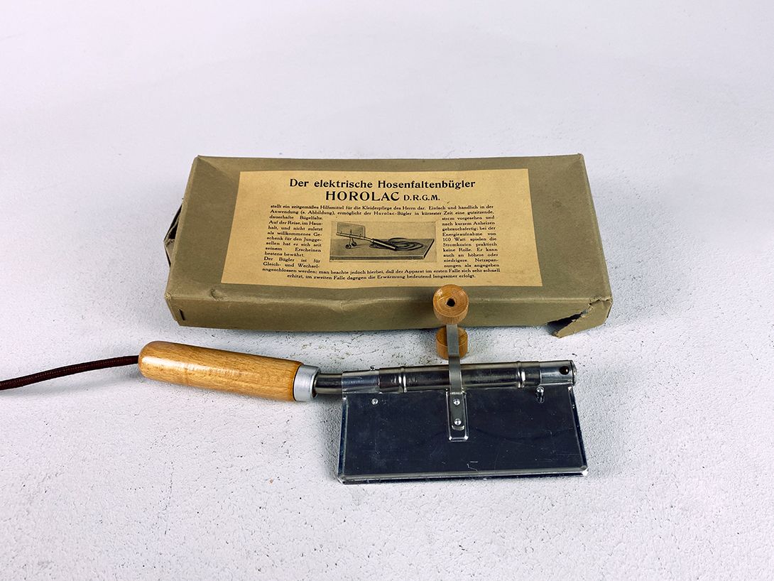 Foto German Electric and Handy Iron &#8220;Hosenfaltenbügler&#8221;, 1930s