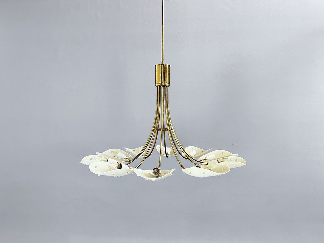 Foto Mid-Century Creamy White Flower Chandelier with Brass Rods ø90