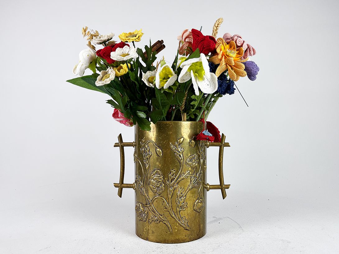 Foto Flower Ornated Brass Vase h24x26x17