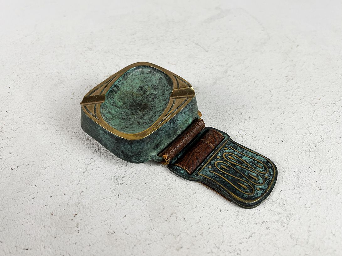 Foto Ashtray in the look of a belt h2x8x50