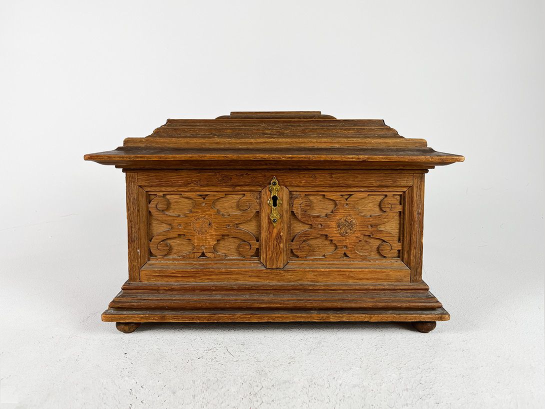 Foto Wooden Treasure Box h28x40