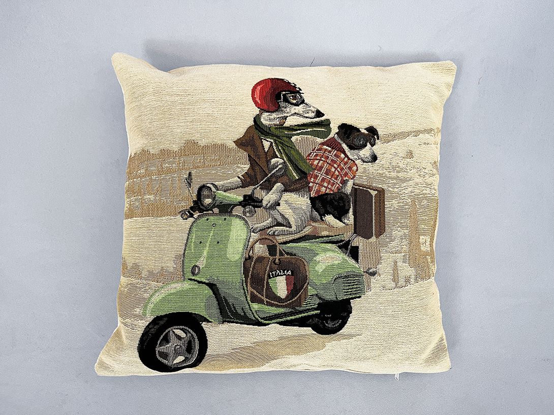 Foto Handmade Pillow with Vespa Riding Dog Buddies Embroidery h44