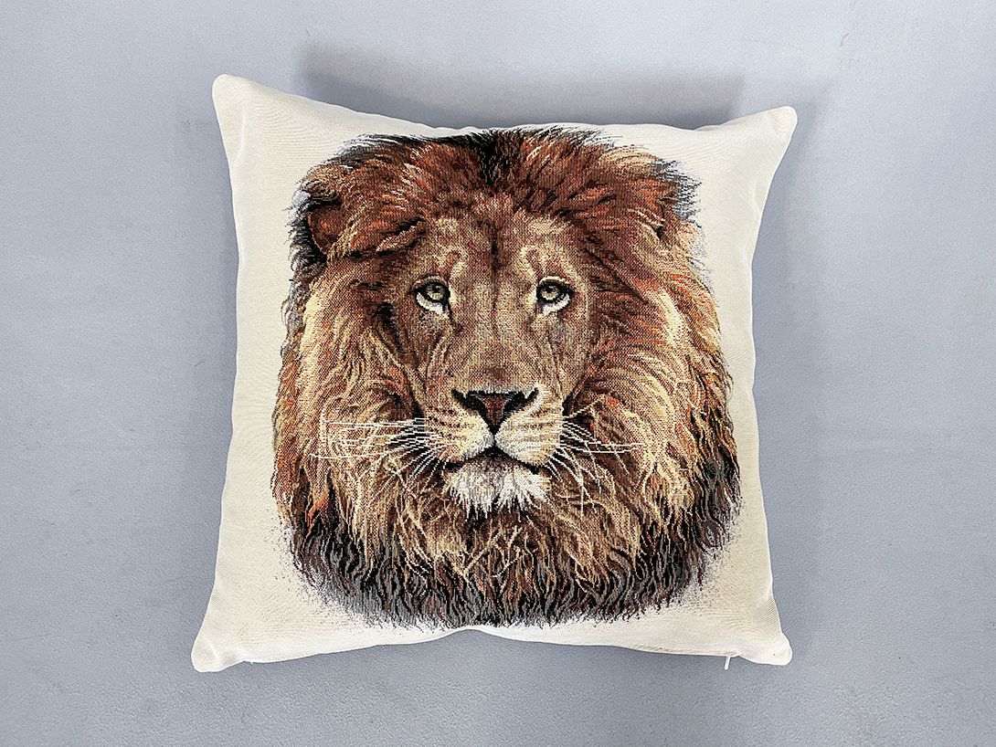 Foto Handmade Pillow with Lion Head Mane Embroidery h44