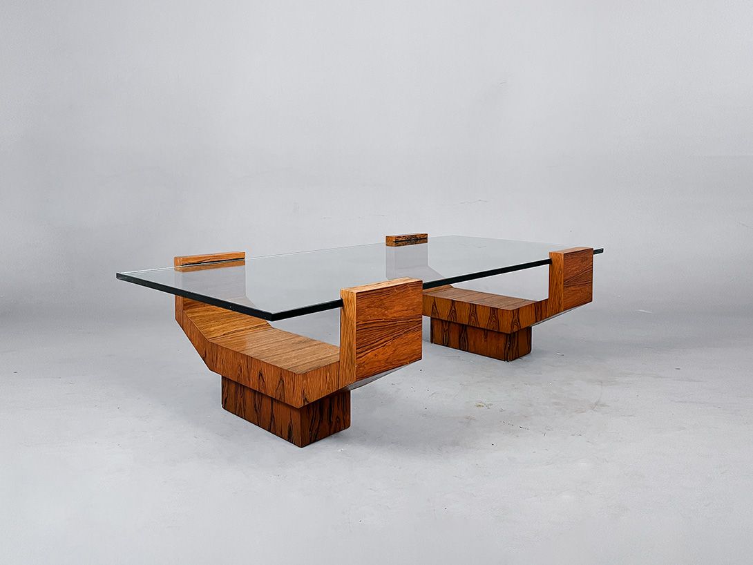 Foto Brutal Minimalist Cubistic Wooden Table with Massive Glass Top h46x170x90