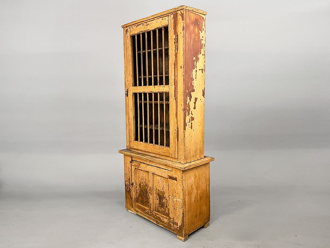 Foto Shabby Cabinet with wooden Grid Door h205