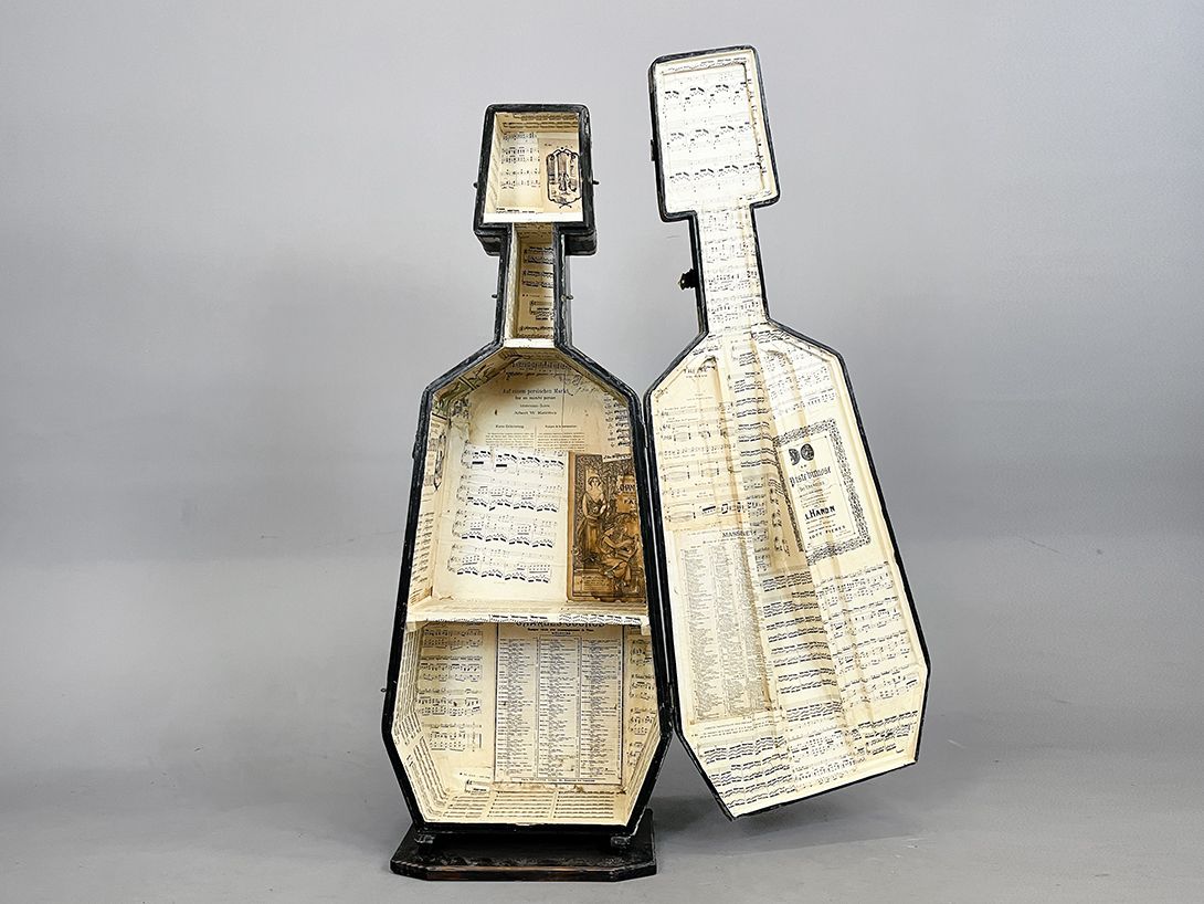 Foto Cabinet or Minibar disguised as Cello Case h136x51x30