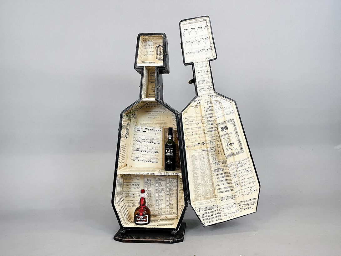 Foto Cabinet or Minibar disguised as Cello Case h136x51x30