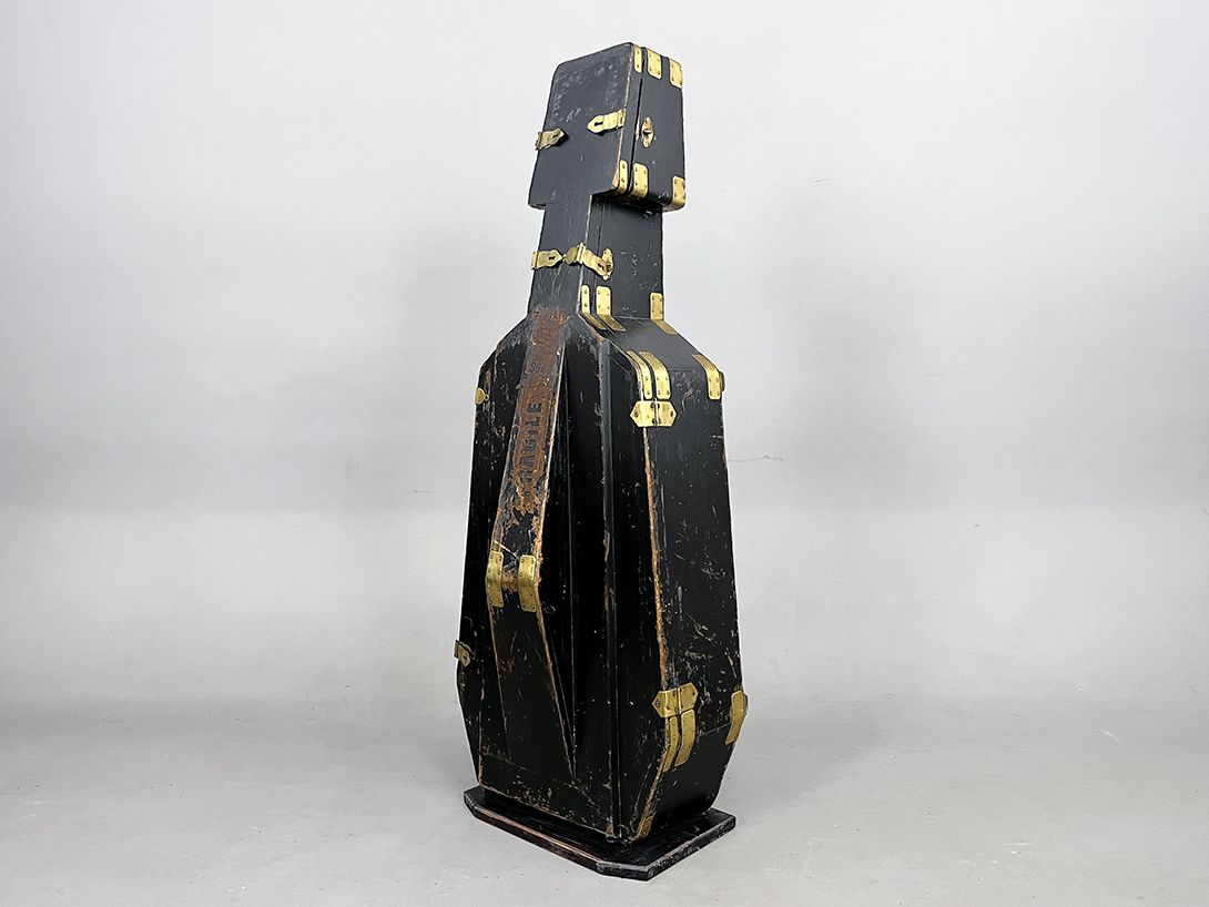 Foto Cabinet or Minibar disguised as Cello Case h136x51x30