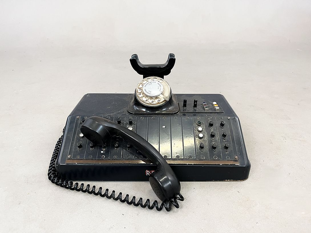 Foto GDR Telephone &#8220;Kleinvermittlungsstelle&#8221; 1970s