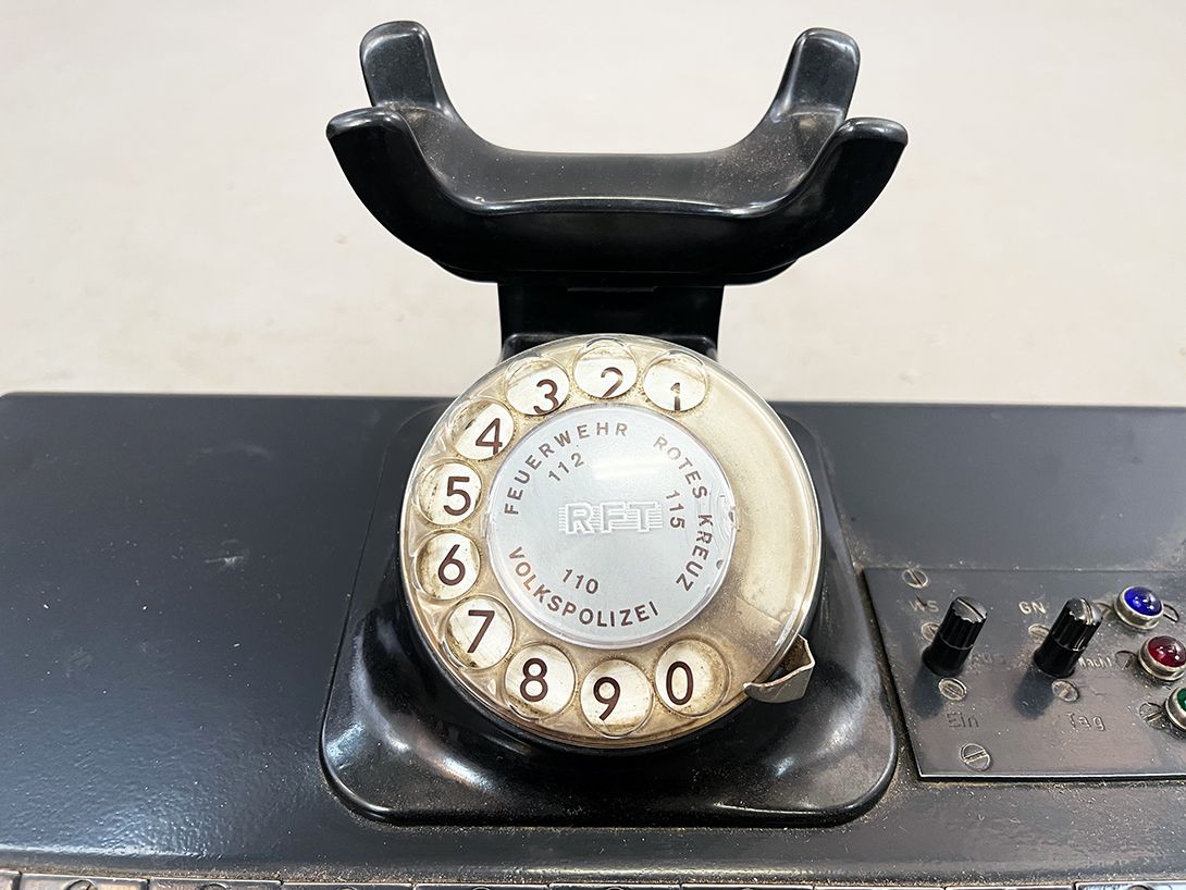 Foto GDR Telephone &#8220;Kleinvermittlungsstelle&#8221; 1970s