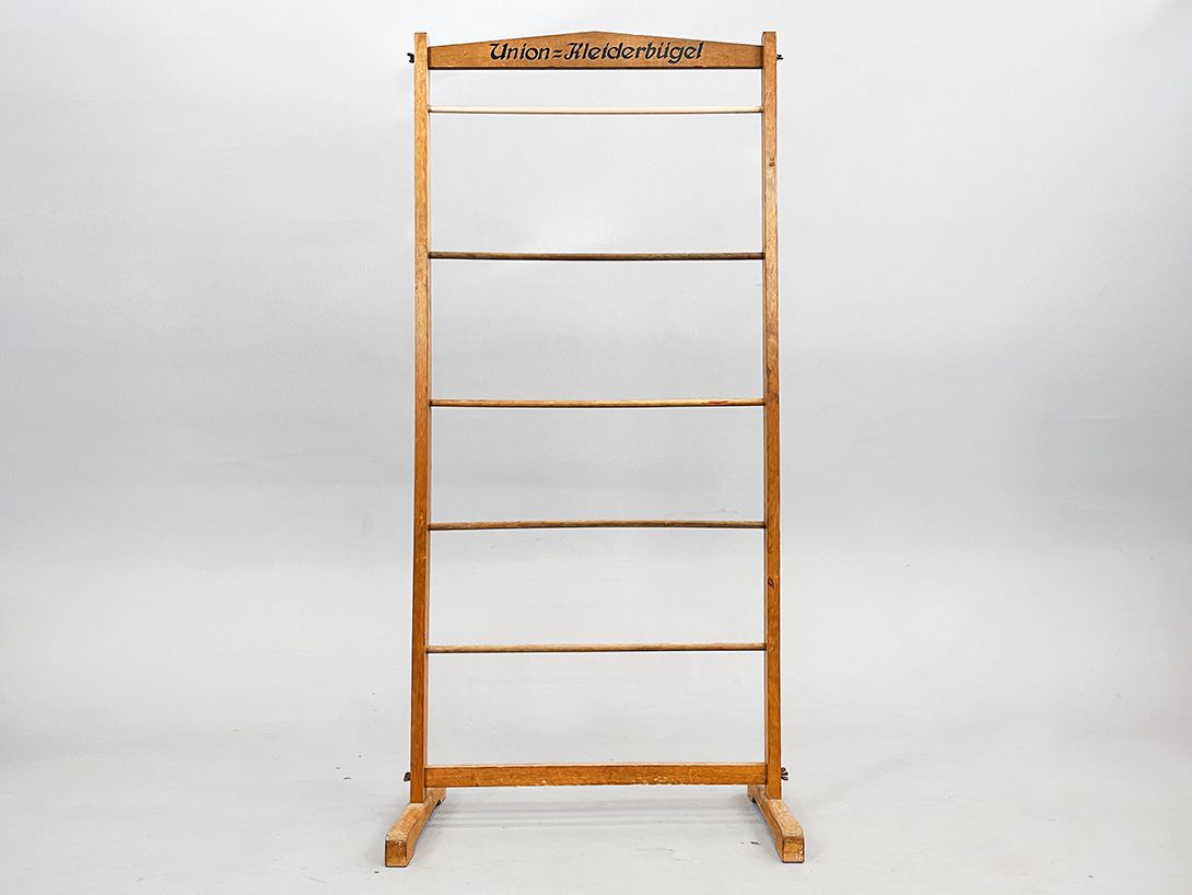 Foto German Clothing Rack &#8220;Unionkleiderbügel&#8221; 165x76x40