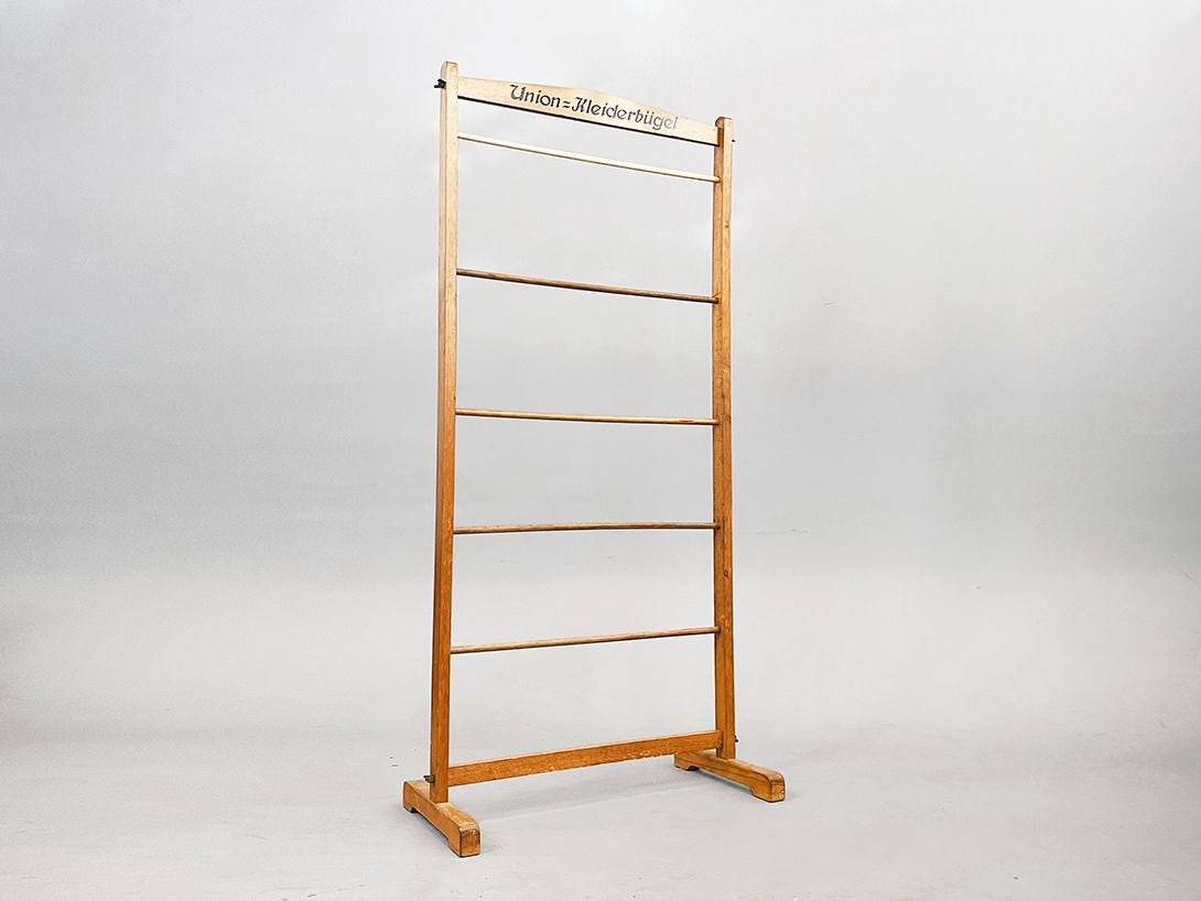 Foto German Clothing Rack &#8220;Unionkleiderbügel&#8221; 165x76x40
