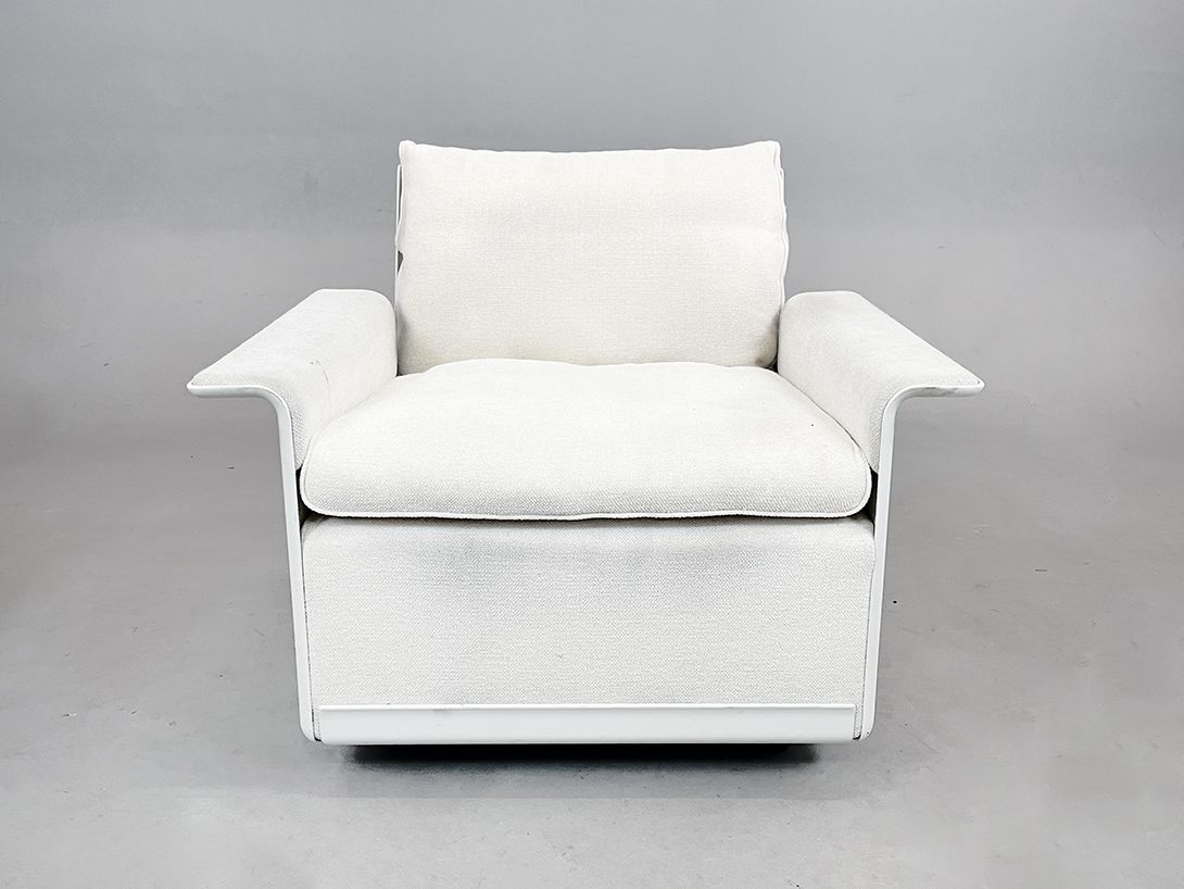 Foto White 620 Easy Chair by Dieter Rams