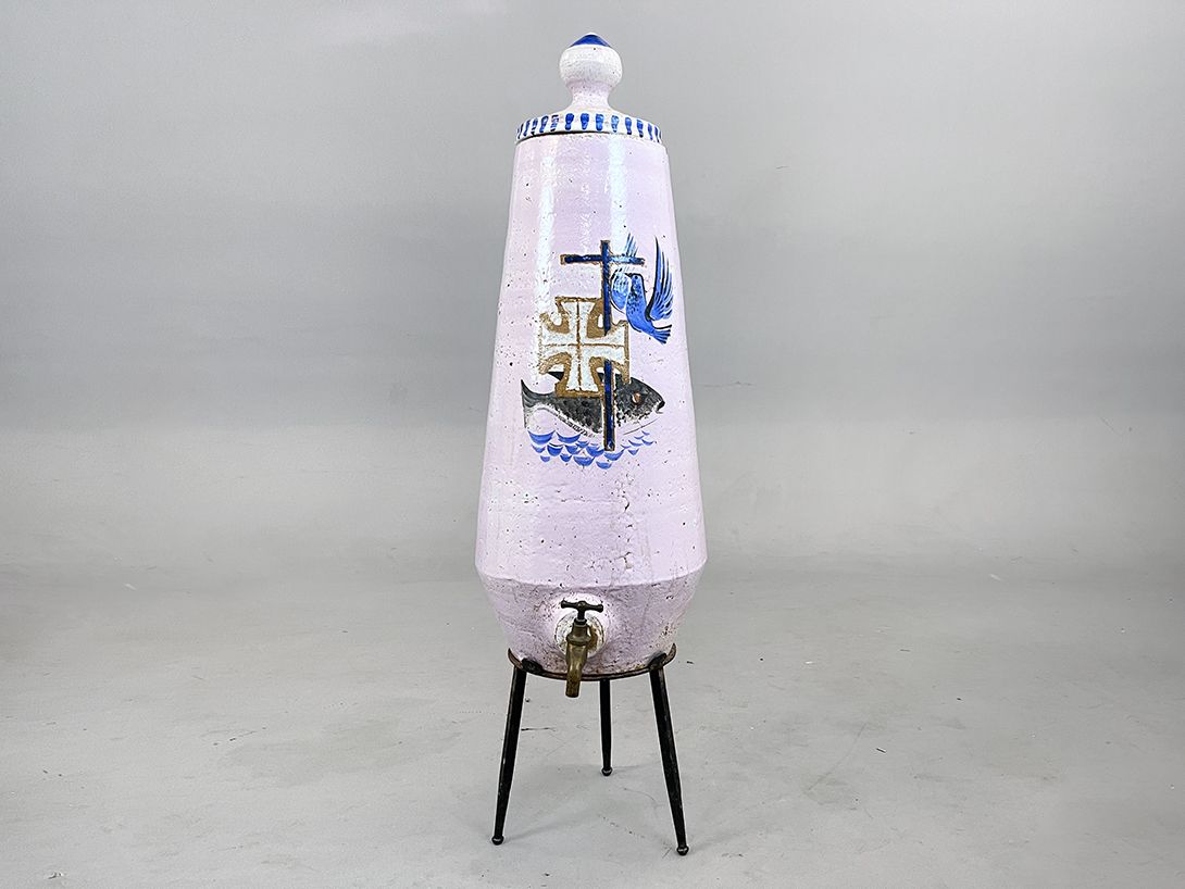 Foto Medieval Pastel Colored Vessel h117x34x44