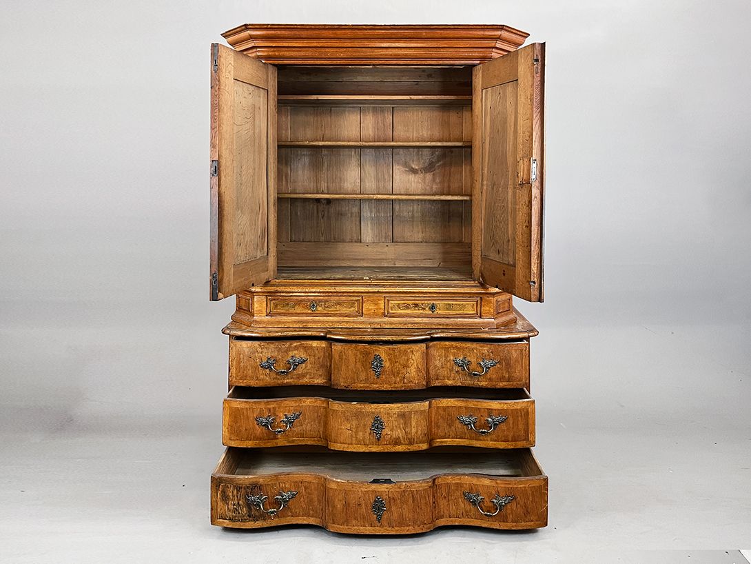 Foto Huge Kitchen Cabinet, Doors and Drawers h223x156x62