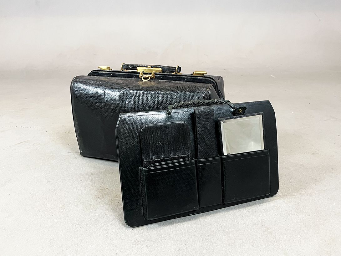 Foto Black Leather Cosmetic Bag for Men Including Utensils